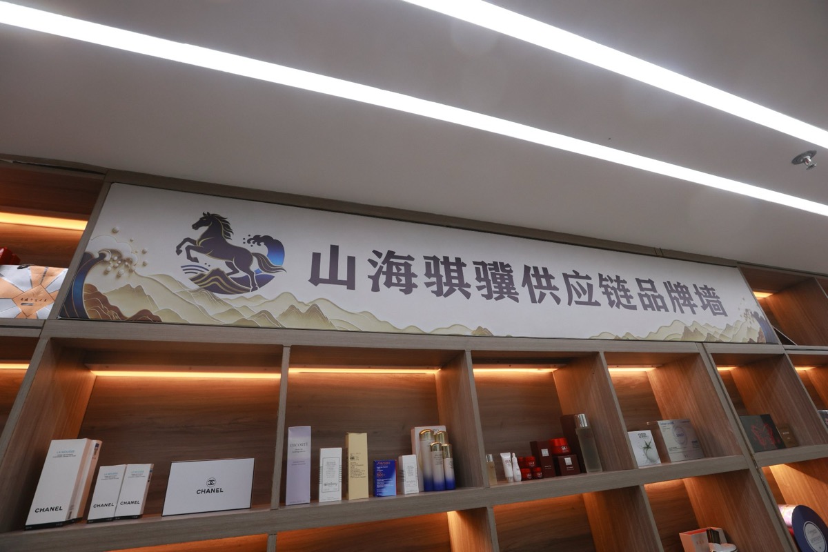 卡布灯箱画面实景